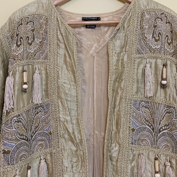 JA Resort | Vintage Gold 80’s Silk Tassel Wood Bead Quilted Open Front Jacket - Picture 10 of 17
